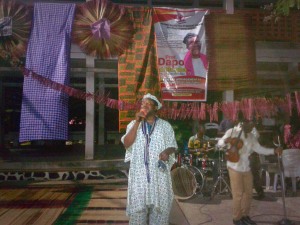 Actor Ropo Ewenla welcoming guests to the Night of Palmwine and Poetry